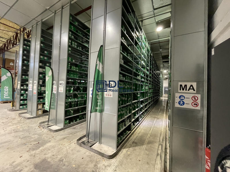 Entrepôt - 1 000 m²