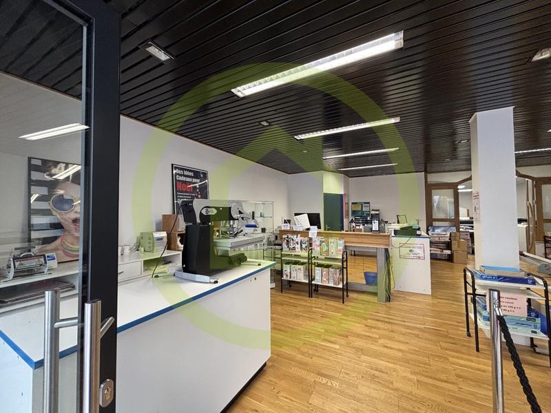 Local d'activités - 120 m² - 2 pièces