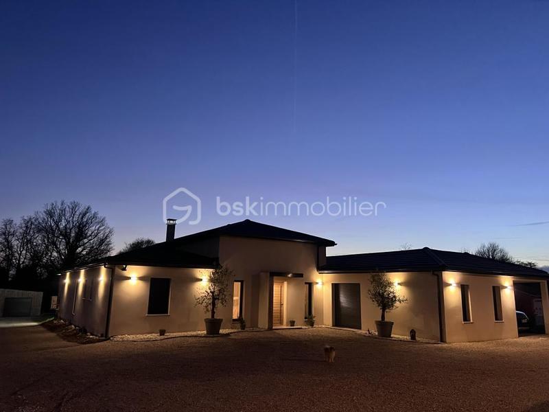 Maison - 190 m² - 8 pièces