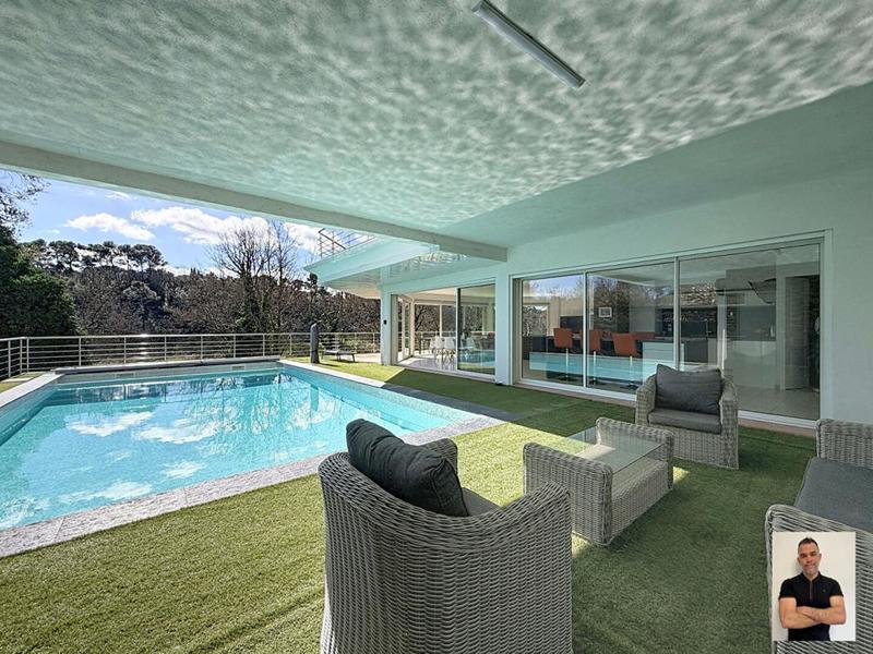 Maison - 185 m² - 5 pièces