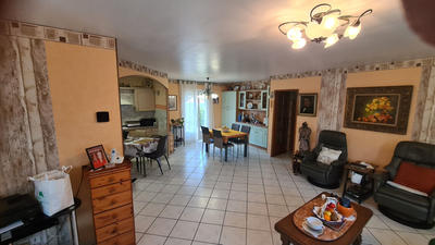 Maison - 90 m² - 5 pièces