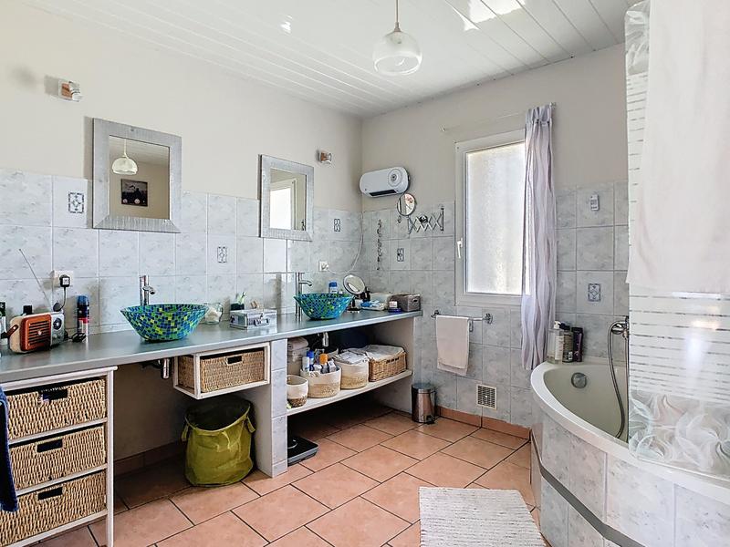 Maison - 256 m² - 10 pièces