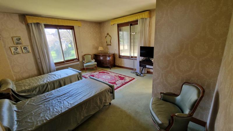 Maison - 319 m² - 9 pièces