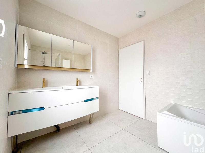 Maison - 140 m² - 5 pièces