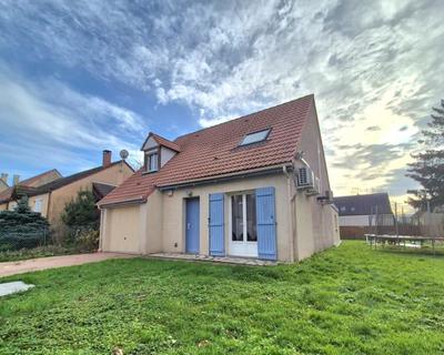 Maison - 93 m² - 4 pièces