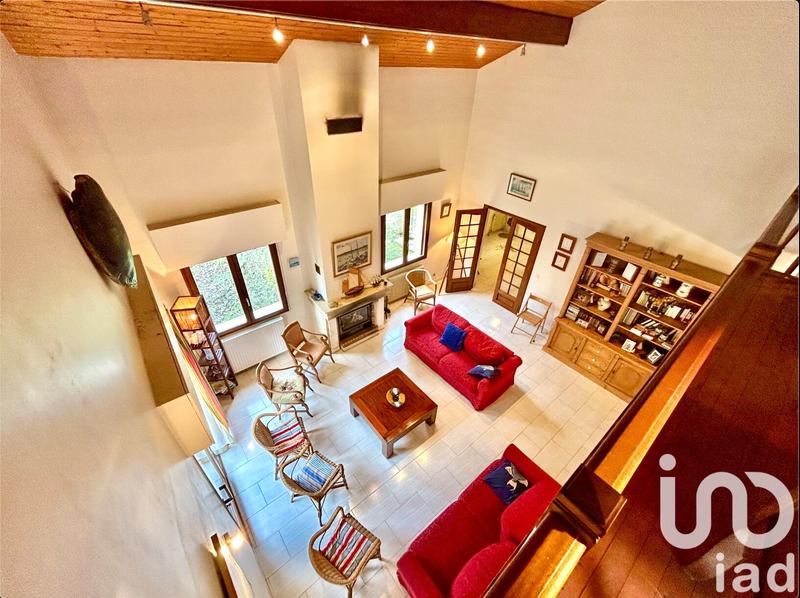 Maison - 237 m² - 8 pièces