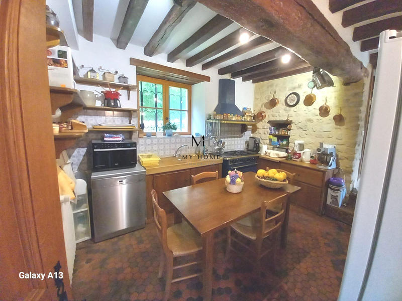 Maison - 360 m² - 8 pièces