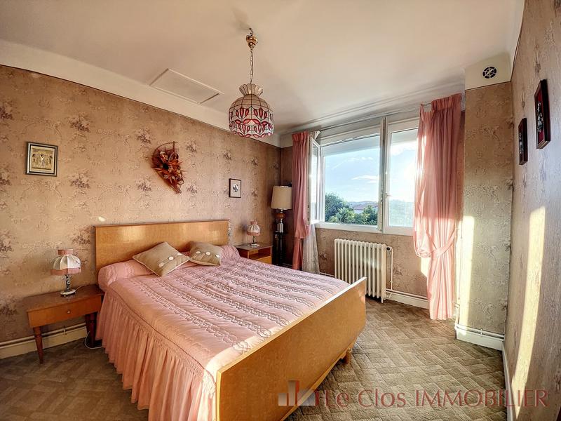 Maison - 172 m² - 9 pièces