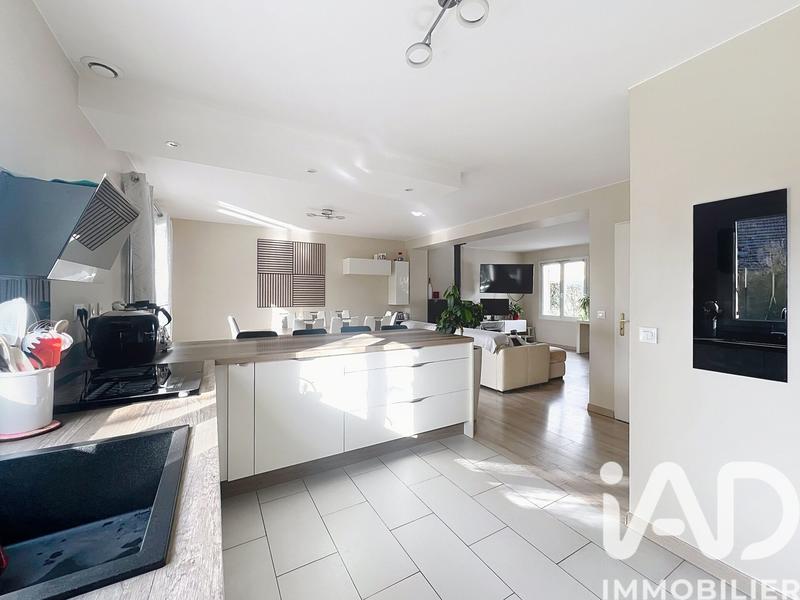 Maison - 104 m² - 6 pièces