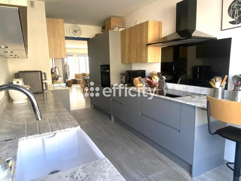 Appartement - 166 m² - 5 pièces