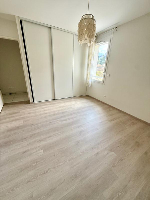 Appartement - 82 m² - 3 pièces