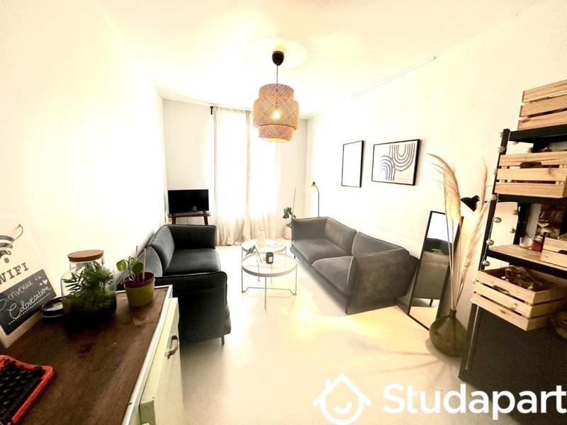 Chambre - 9 m² - 1 pièce