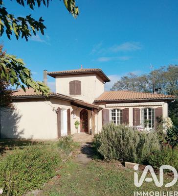 Maison - 140 m² - 5 pièces