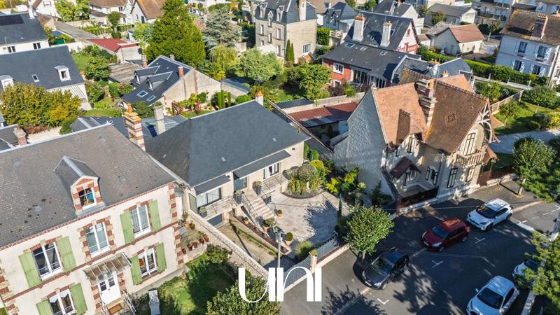 Maison - 185 m² - 6 pièces