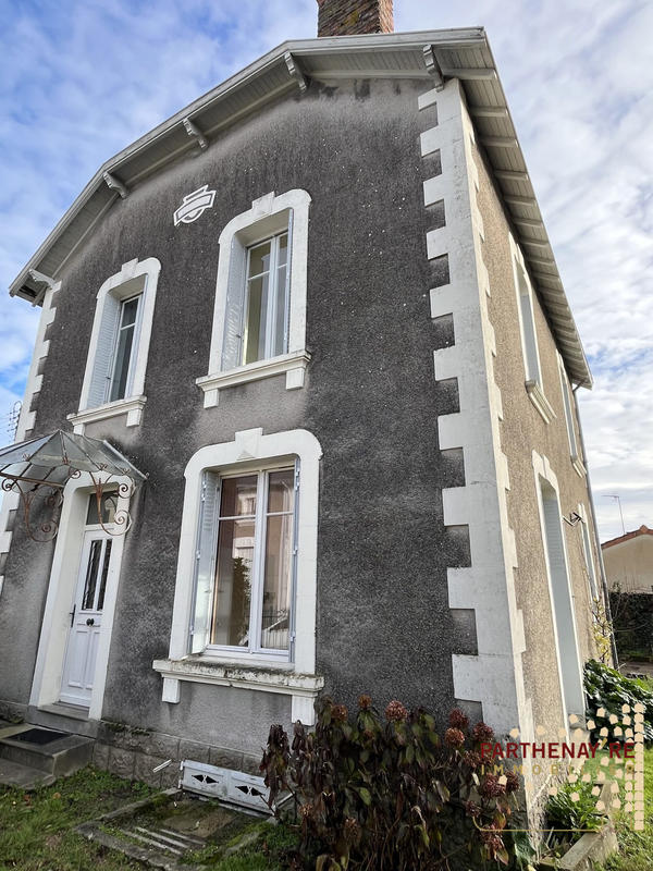 Maison - 92 m² - 5 pièces
