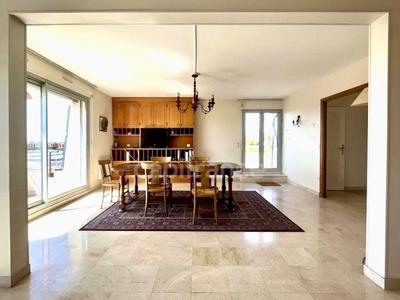 Appartement - 98 m² - 4 pièces