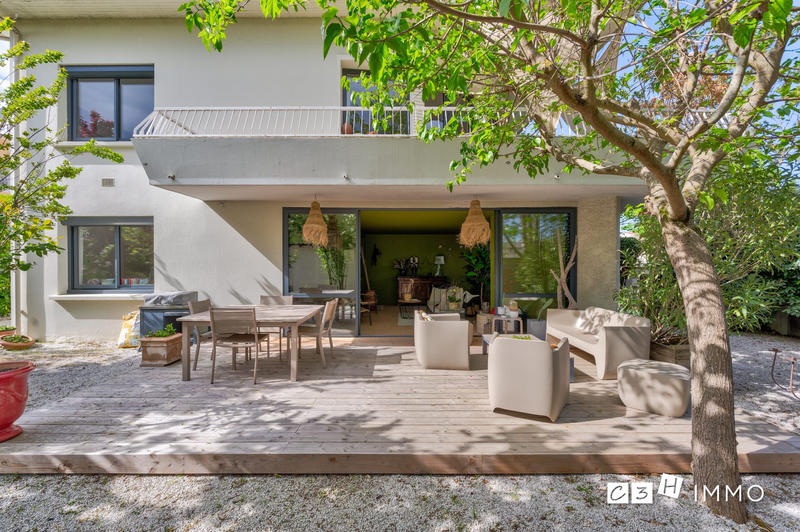 Maison - 196 m² - 5 pièces