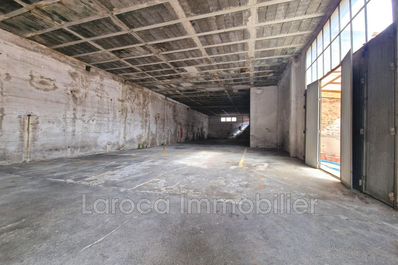 Parking / Garage - 250 m²