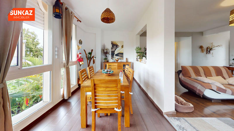 Appartement - 95 m² - 4 pièces