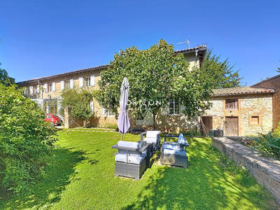 Maison ancienne - 305 m² - 12 pièces