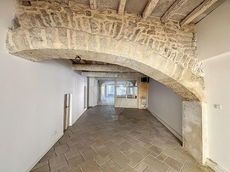 Local commercial - 126 m² - 3 pièces