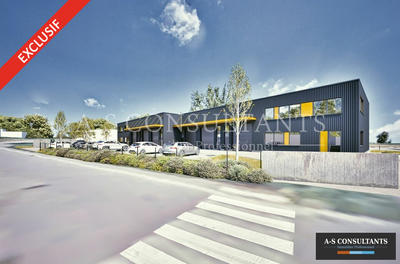 Local d'activité / Entrepôt - 122 m²