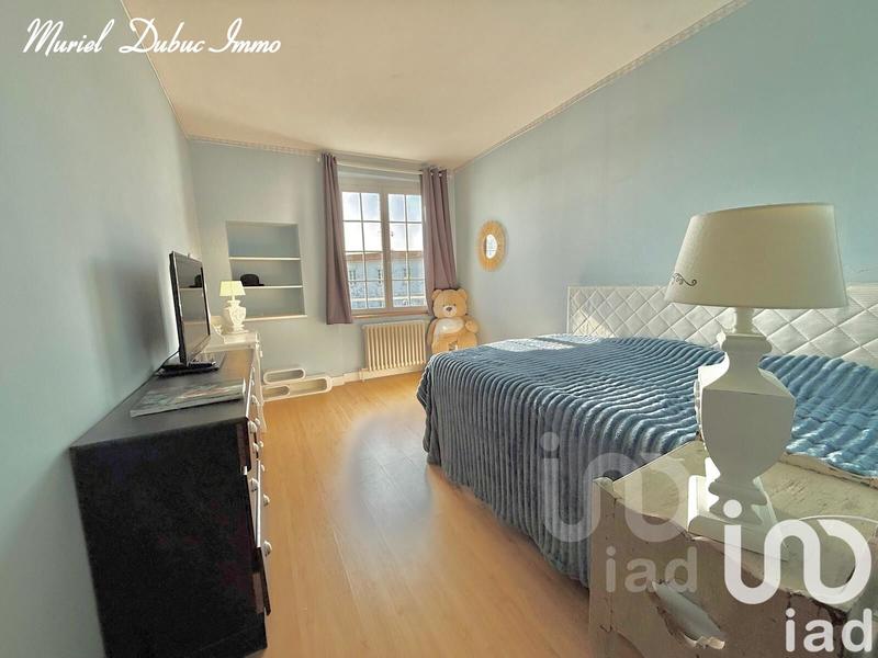 Maison - 245 m² - 12 pièces