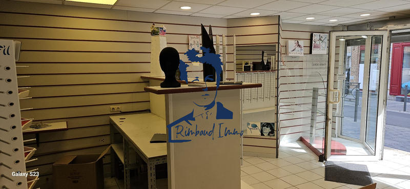 Local d'activités - 102 m²