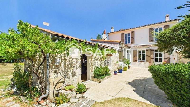 Maison - 203 m² - 7 pièces