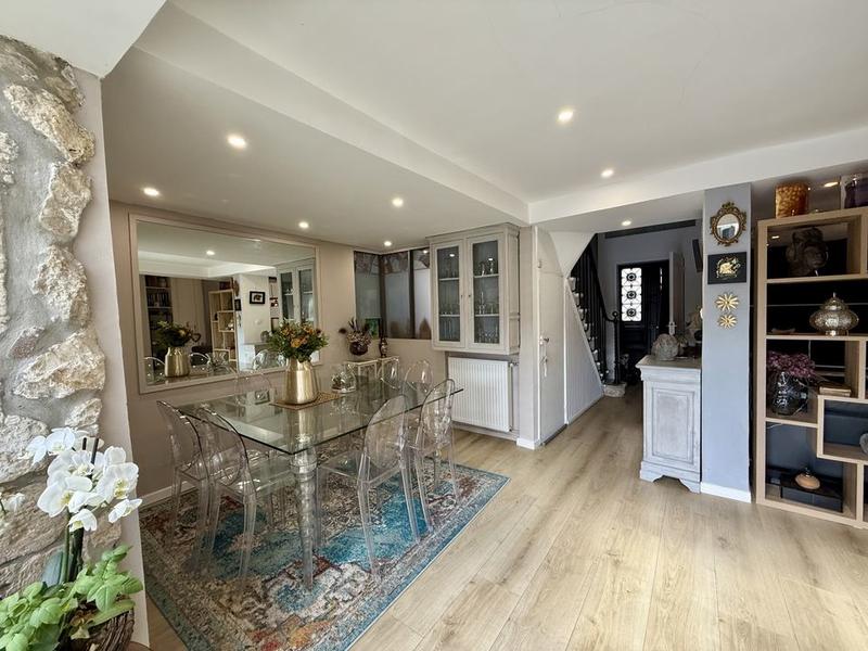 Maison de ville - 237 m² - 8 pièces