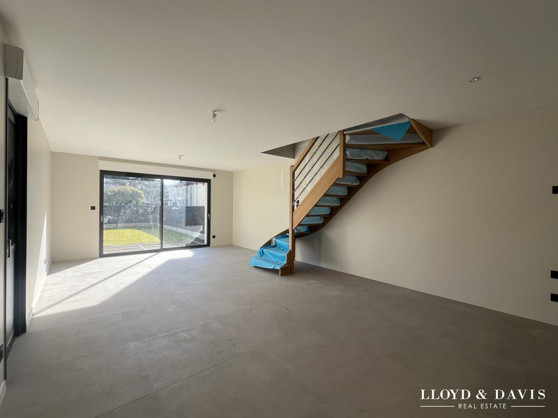 Maison - 102 m² - 4 pièces