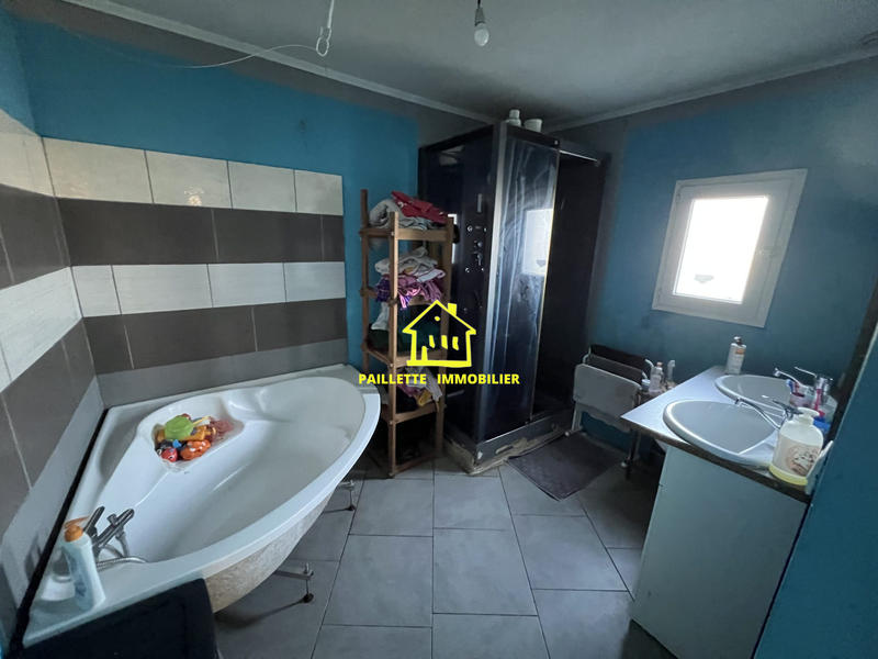 Maison traditionnelle - 160 m² - 8 pièces