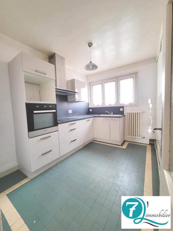 Appartement - 85 m² - 5 pièces