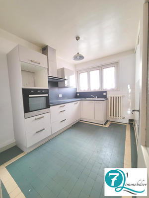 Appartement - 85 m² - 5 pièces