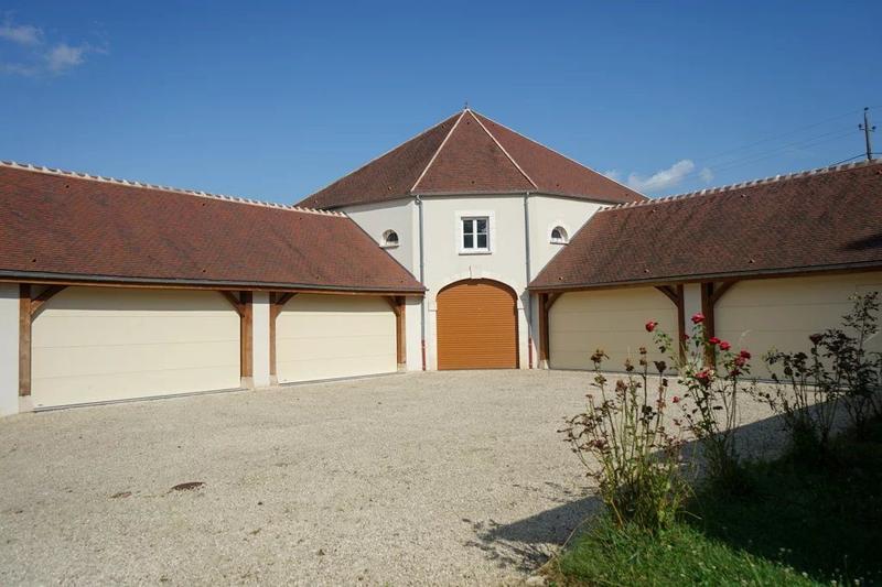 Château - 1 242 m² - 20 pièces