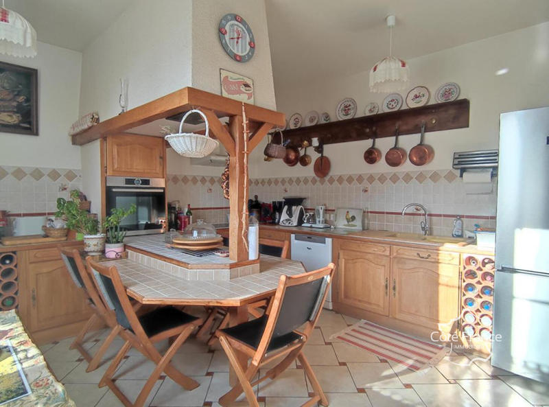 Maison en pierre - 250 m² - 7 pièces