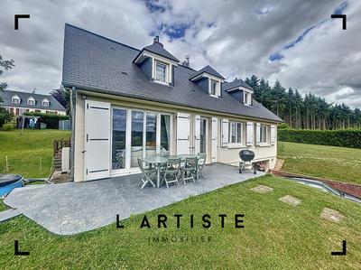 Maison traditionnelle - 153 m² - 6 pièces