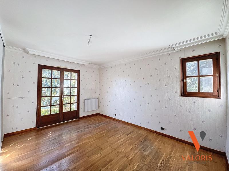 Maison - 201 m² - 7 pièces