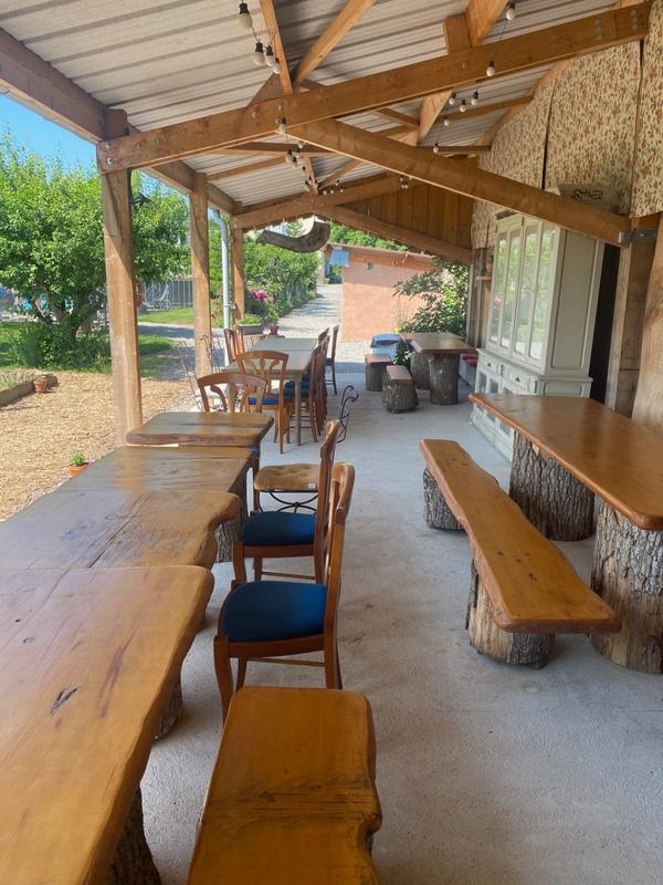 Propriété - 1 425 m² - 24 pièces