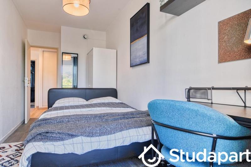 Chambre - 13 m² - 1 pièce