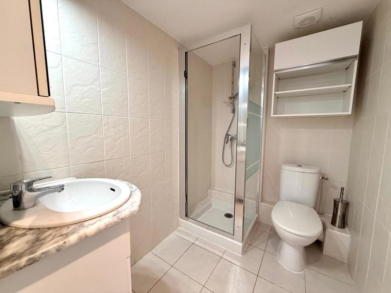 Maison - 214 m² - 12 pièces