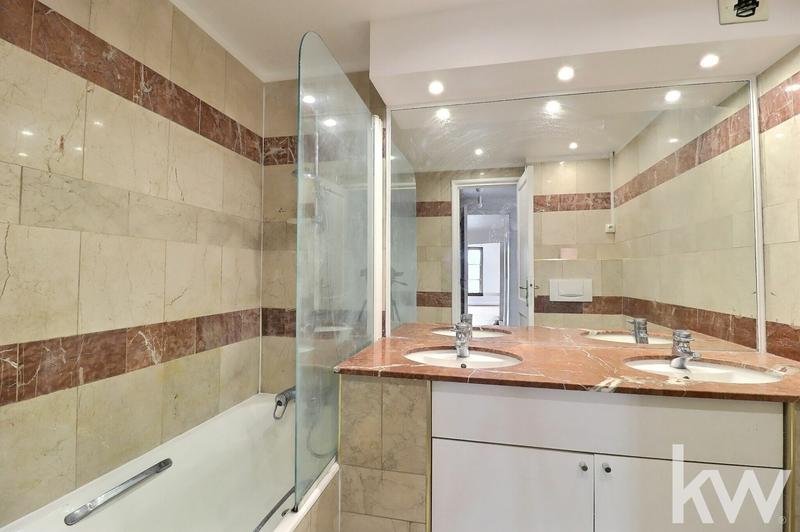 Appartement - 90 m² - 4 pièces