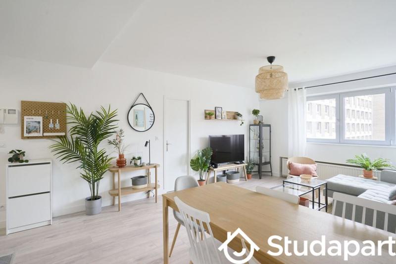 Chambre - 12 m² - 1 pièce