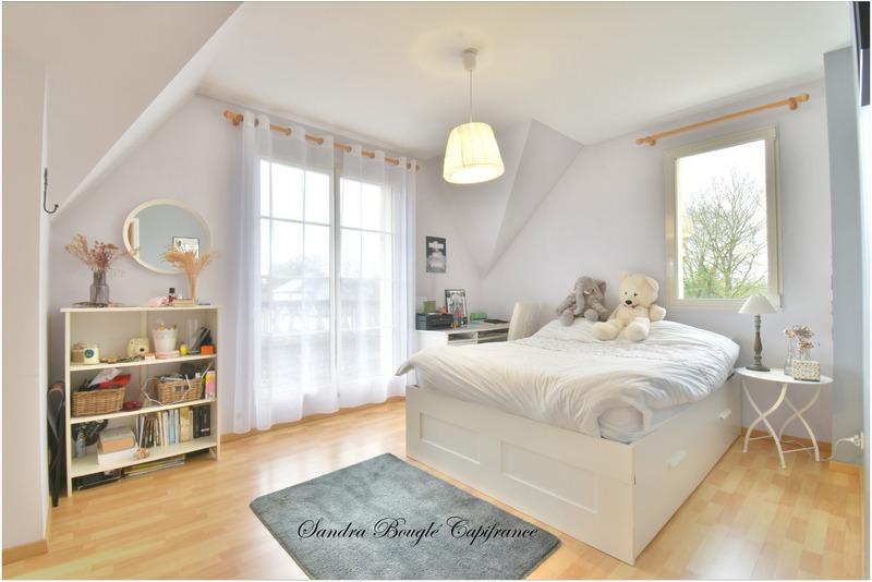 Maison - 216 m² - 9 pièces