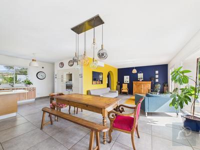 Maison - 160 m² - 5 pièces