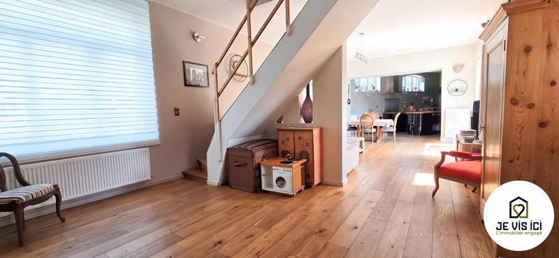 Maison - 220 m² - 8 pièces