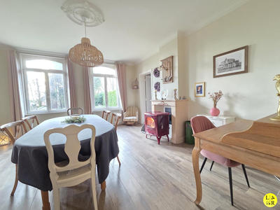 Maison - 327 m² - 10 pièces