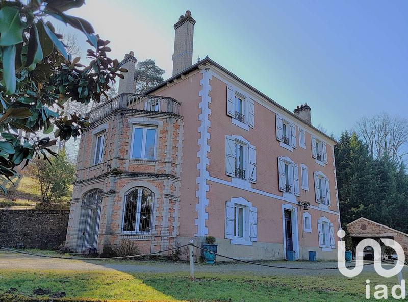 Maison - 318 m² - 11 pièces