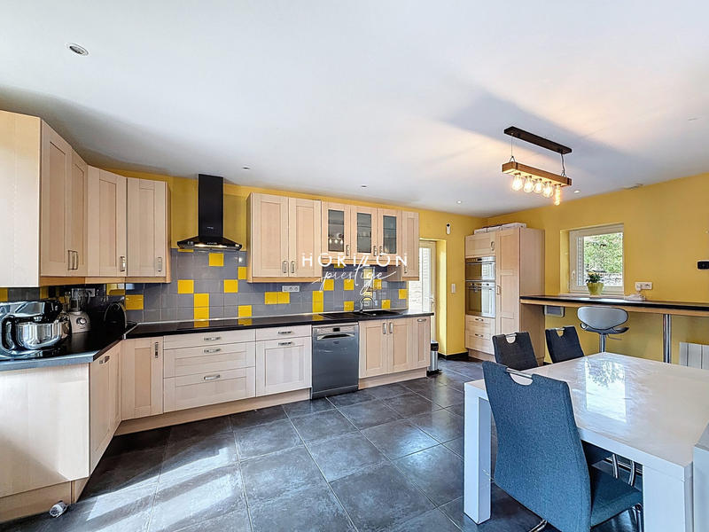 Maison - 183 m² - 6 pièces