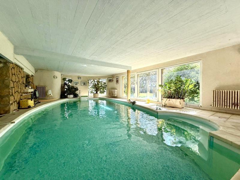 Maison - 274 m² - 6 pièces